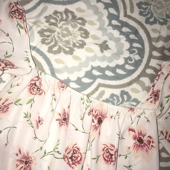 Off the shoulder floral blouse - Picture 2 of 3